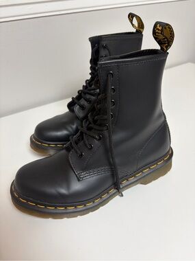 Dr Martens 1460 Smooth Leather Lace Up Boots